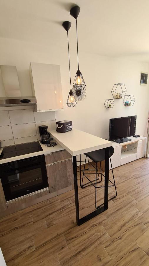 Studio Apartman Kiara Bol Zewnętrze zdjęcie