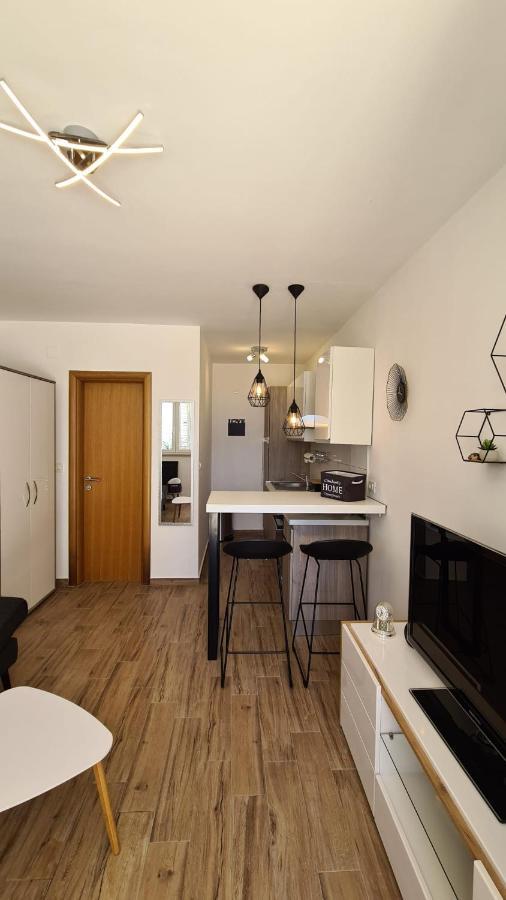 Studio Apartman Kiara Bol Zewnętrze zdjęcie