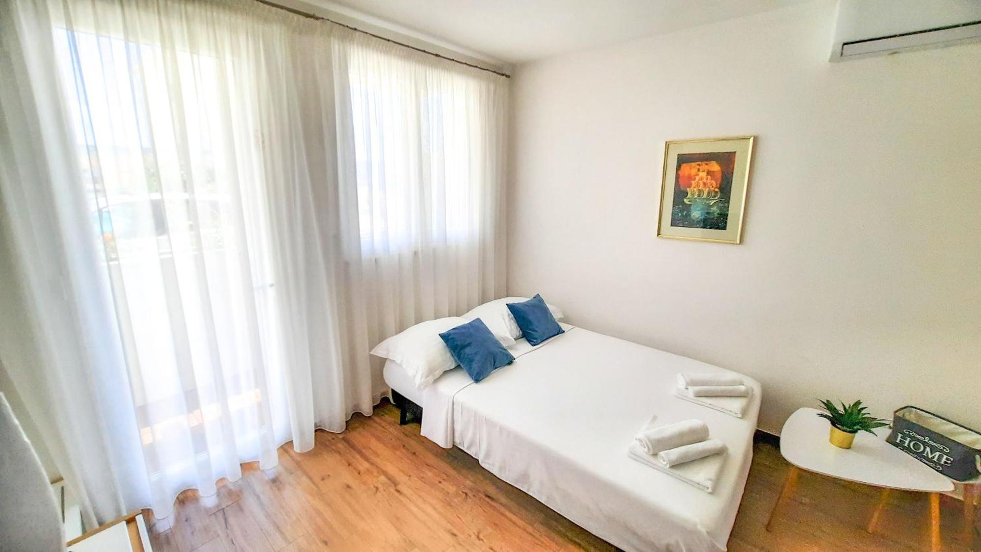 Studio Apartman Kiara Bol Zewnętrze zdjęcie